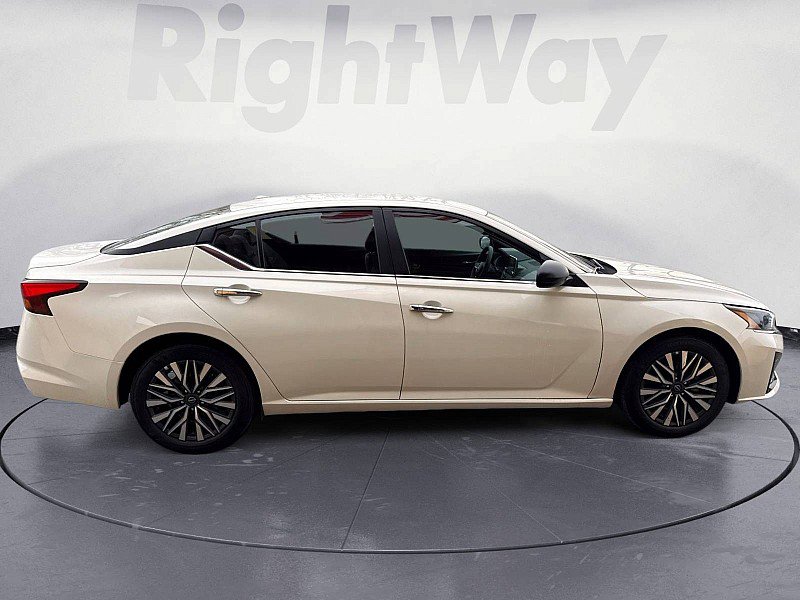 Used 2025 Nissan Altima 2.5 SV image 6