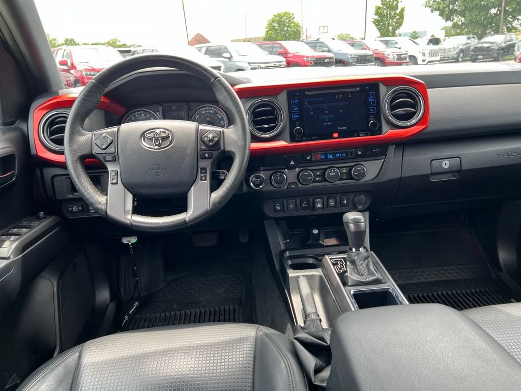 Used 2019 Toyota Tacoma TRD Sport AWD/4WD image 12