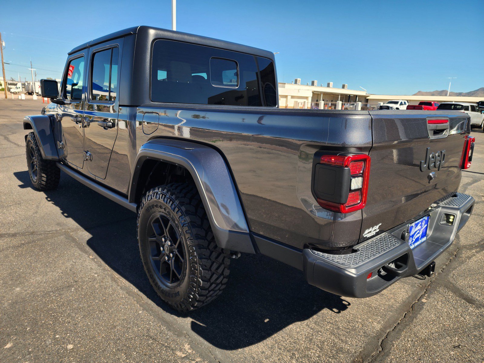 Used 2025 Jeep Gladiator Sport AWD/4WD image 7