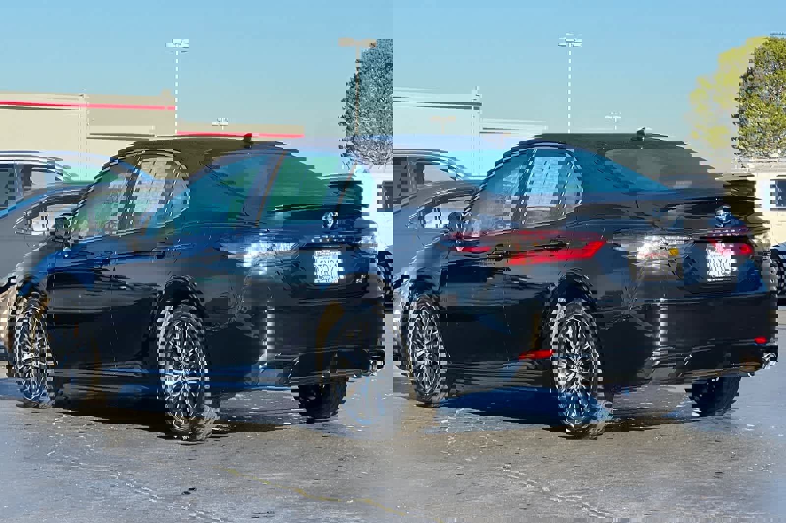 Used 2021 Toyota Camry SE image 7