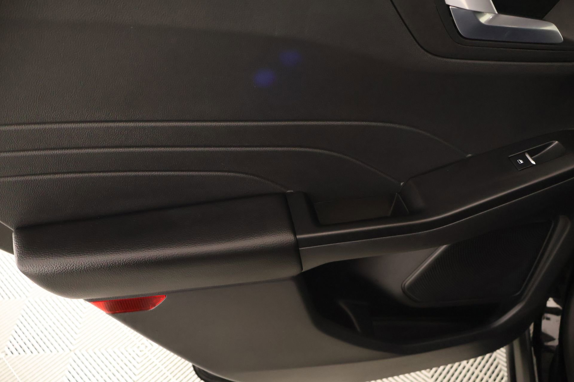 Used 2025 Ford Escape ST-Line image 15