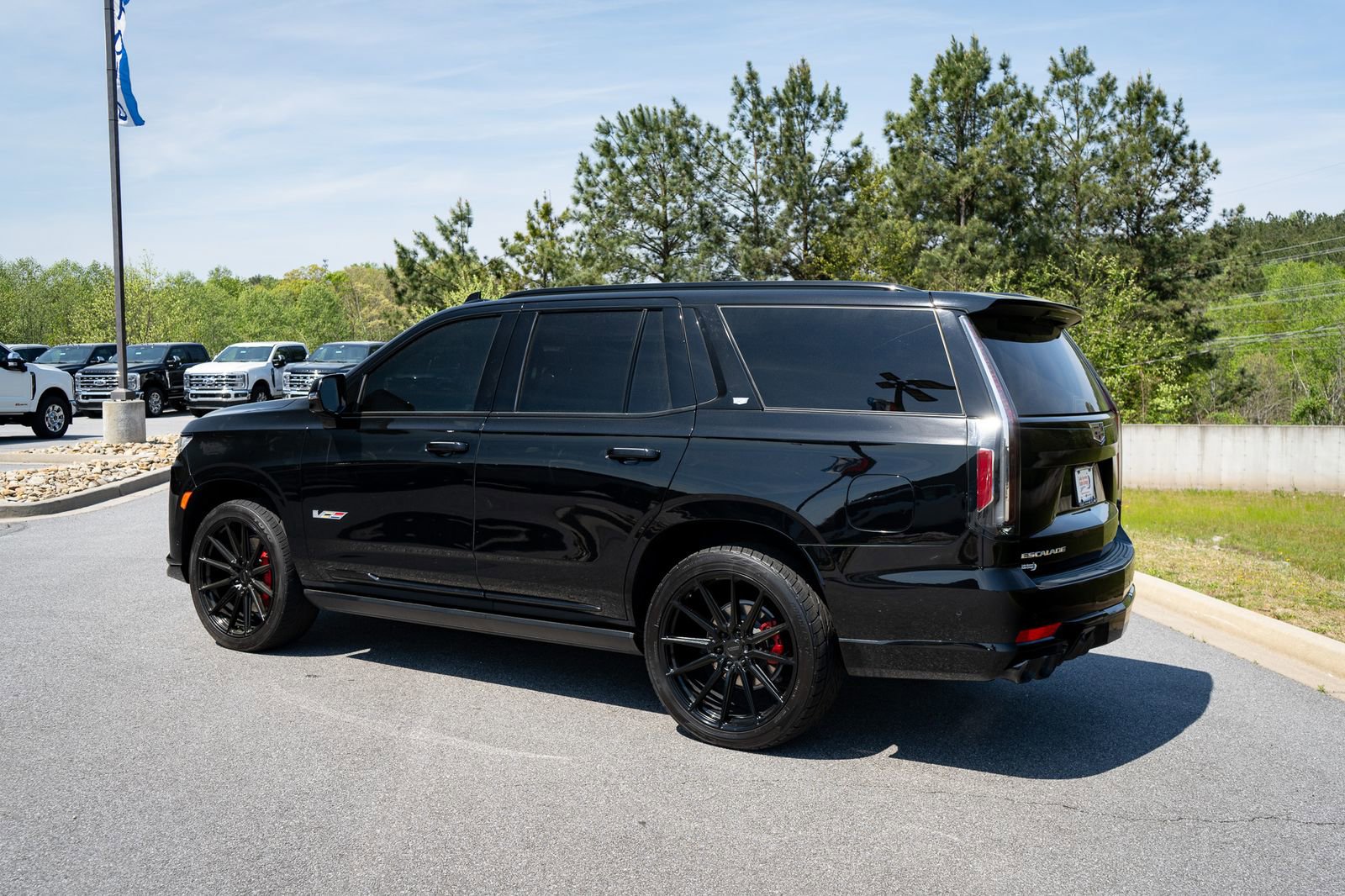 Used 2023 Cadillac Escalade V AWD/4WD image 16