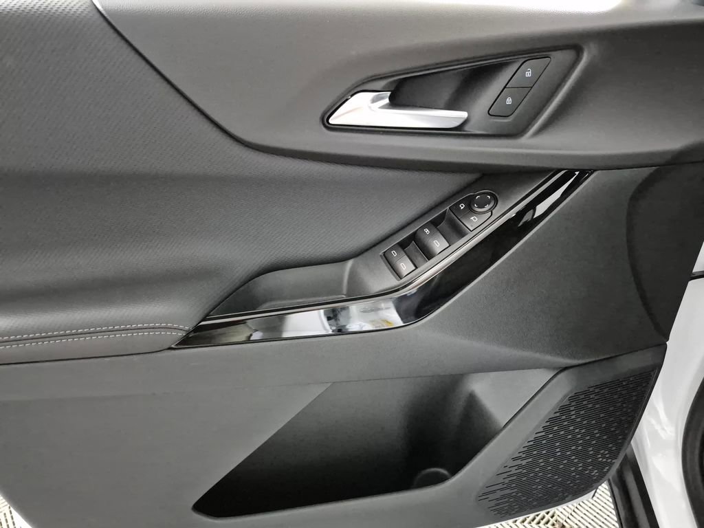 New 2026 Chevrolet Equinox LT FWD image 13