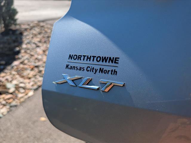 Used 2022 Ford Explorer XLT AWD/4WD image 21