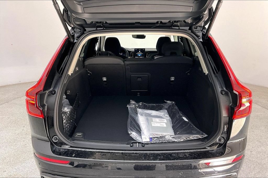 New 2026 Volvo XC60 T8 Core w/ Climate Package AWD/4WD image 29
