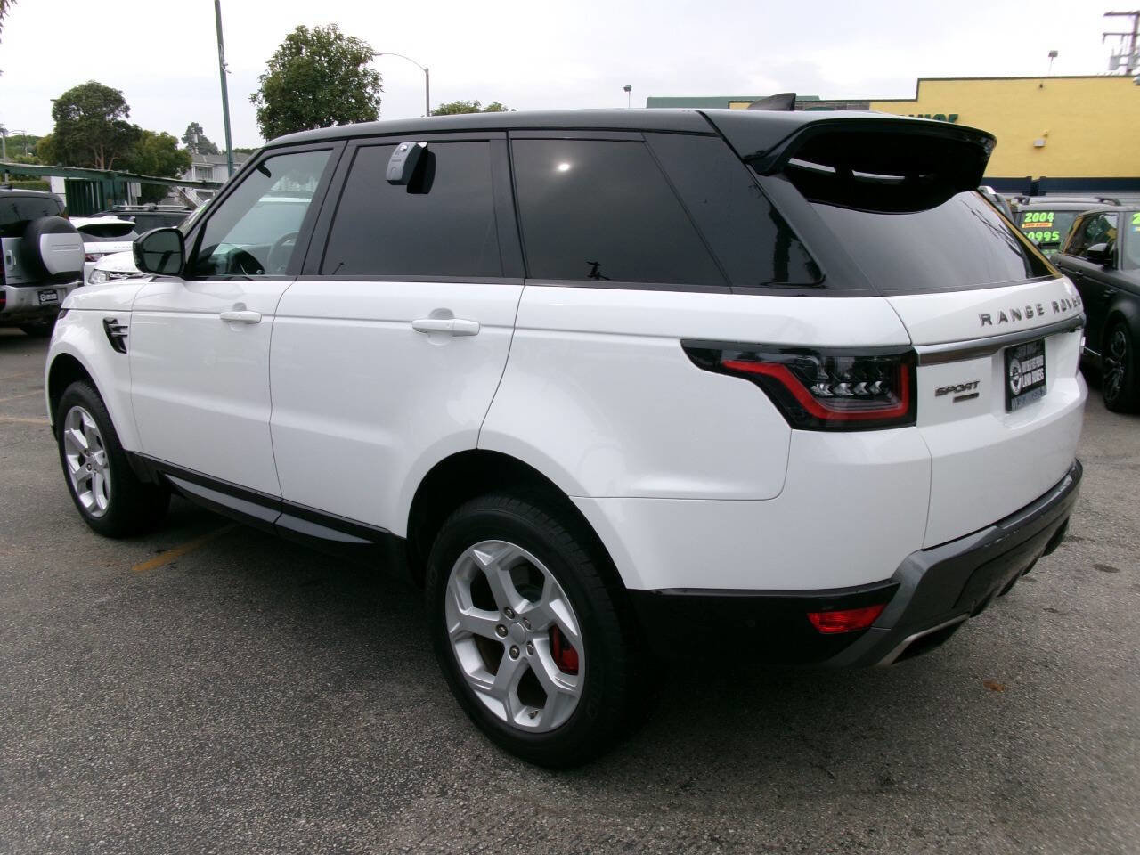 Used 2018 Land Rover Range Rover Sport HSE image 4