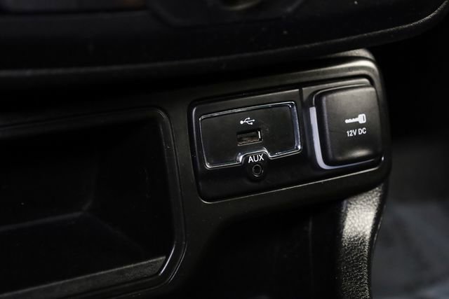 Used 2018 Jeep Renegade Latitude image 23