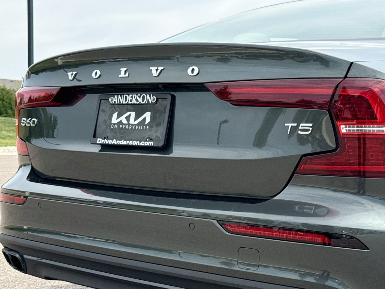 Used 2020 Volvo S60 T5 Momentum FWD image 6