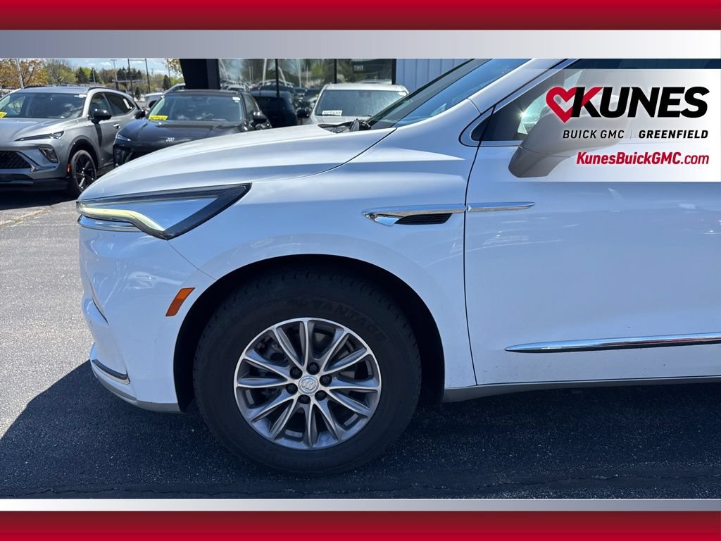 Used 2022 Buick Enclave Premium AWD/4WD image 14