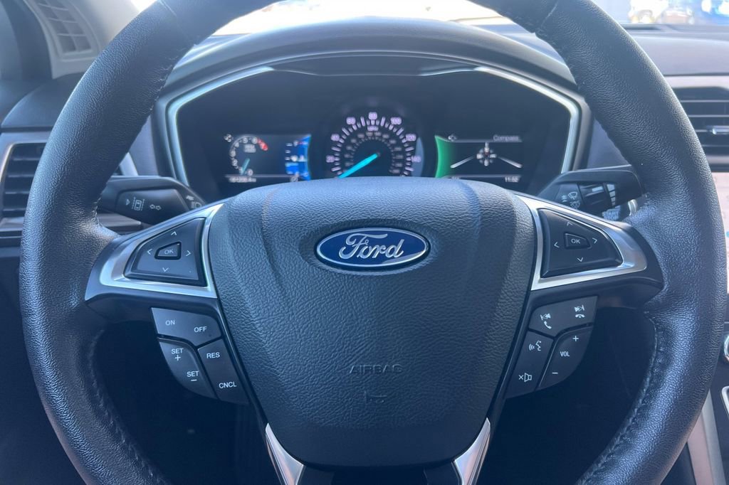 Used 2020 Ford Fusion SEL FWD image 24