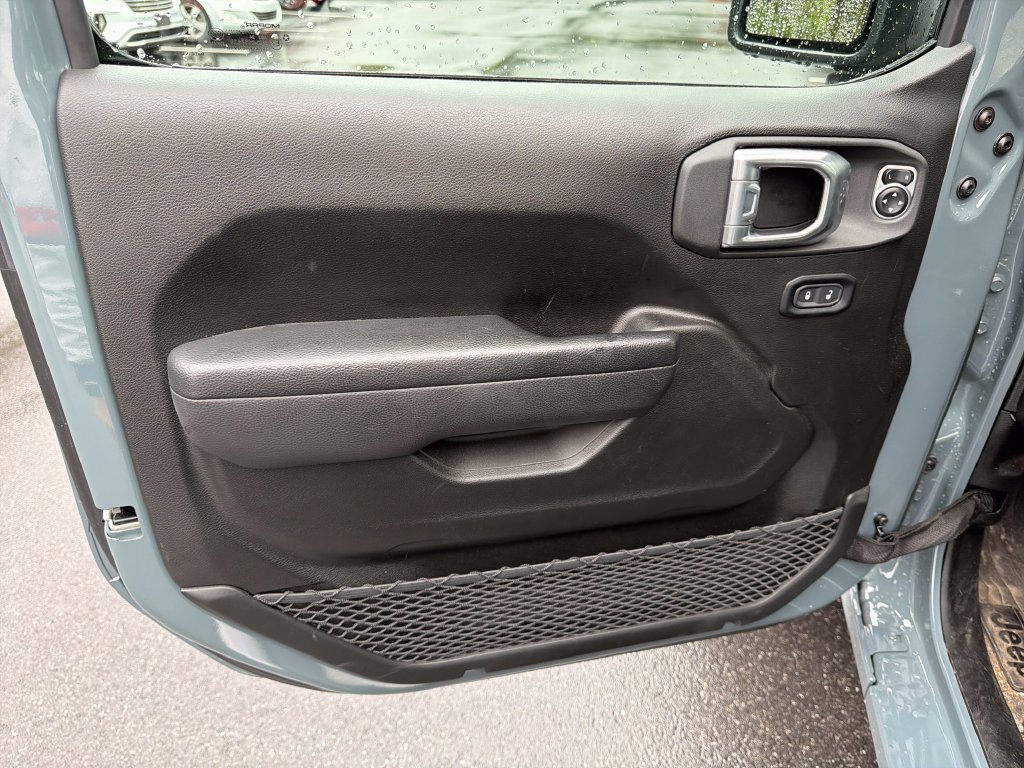 Used 2024 Jeep Gladiator Sport w/ Dual Top Group AWD/4WD image 11