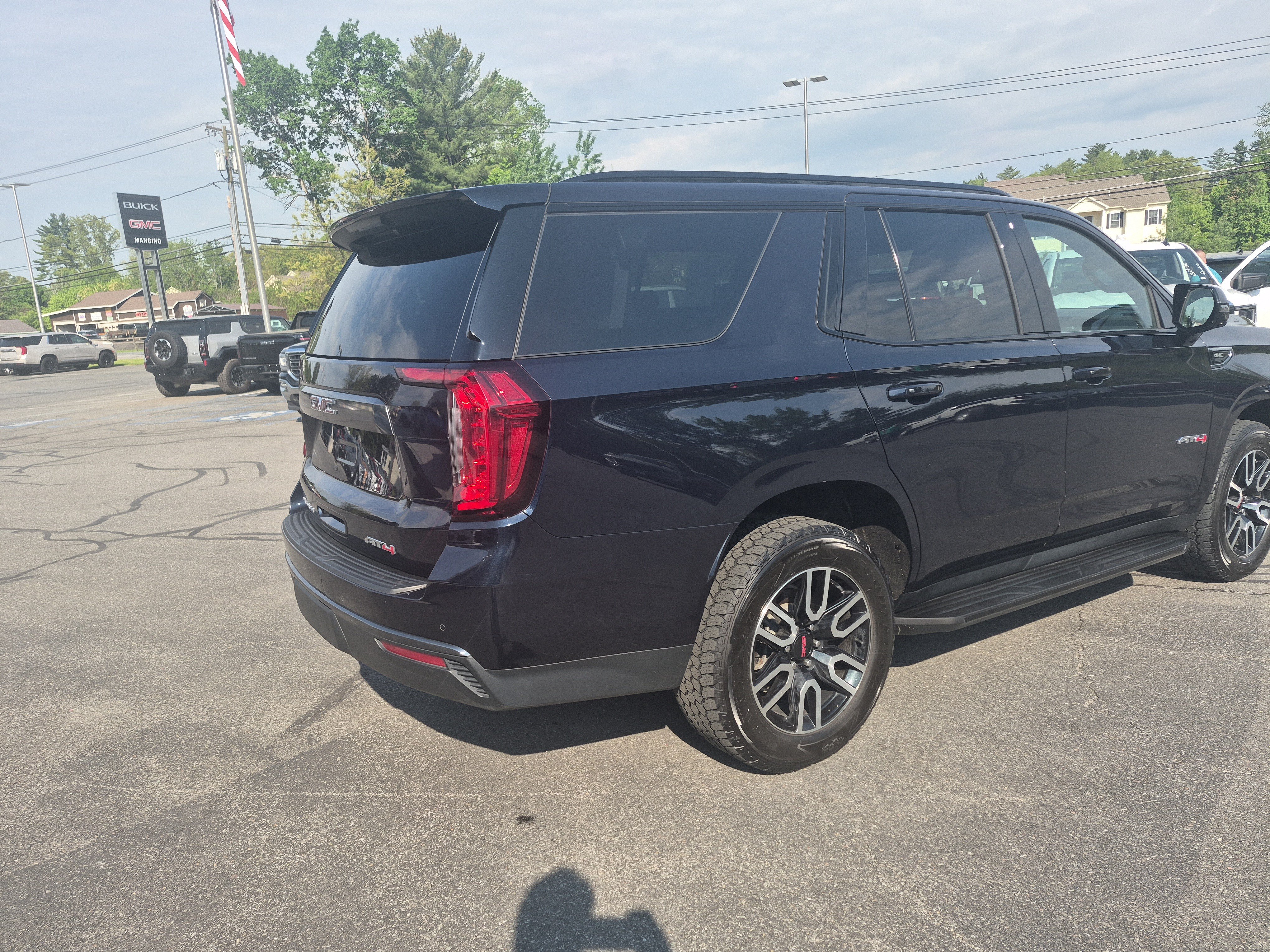 Certified 2021 GMC Yukon AT4 w/ Technology Package AWD/4WD image 6