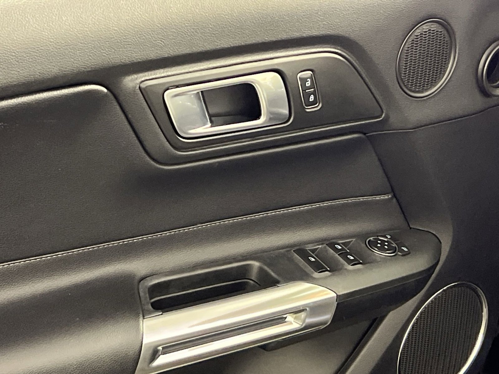 Used 2018 Ford Mustang GT Premium image 15