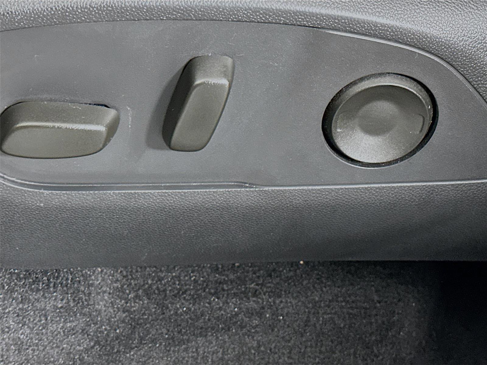 Used 2025 GMC Acadia Elevation image 19