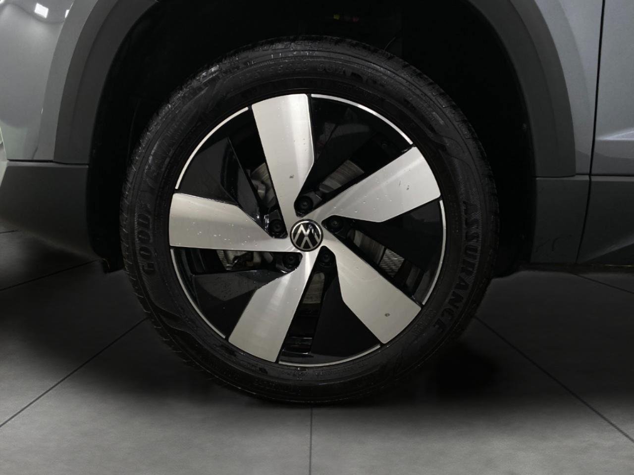Used 2025 Volkswagen Taos S AWD/4WD image 41