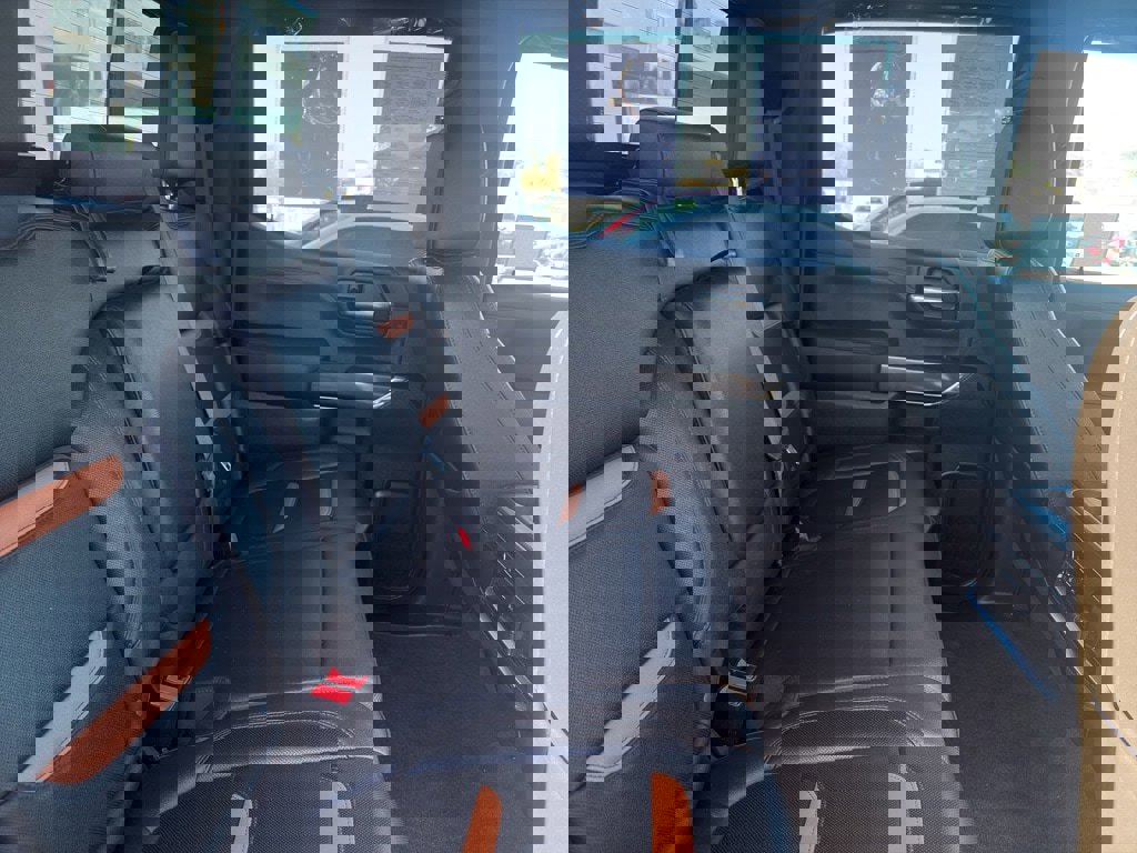 Used 2021 GMC Sierra 1500 AT4 w/ Technology Package image 25