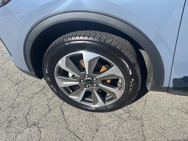 Certified 2025 Ford Escape Platinum image 13