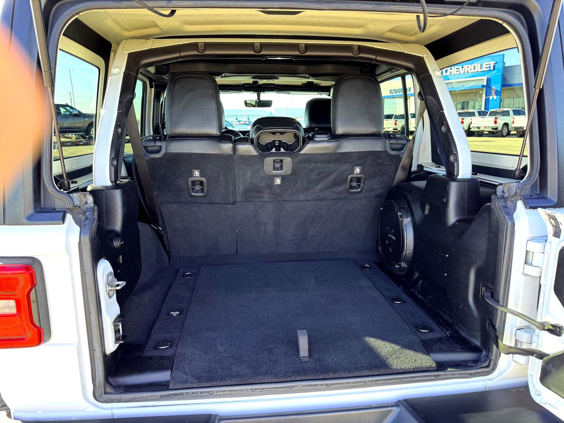 Used 2018 Jeep Wrangler Unlimited Rubicon image 10