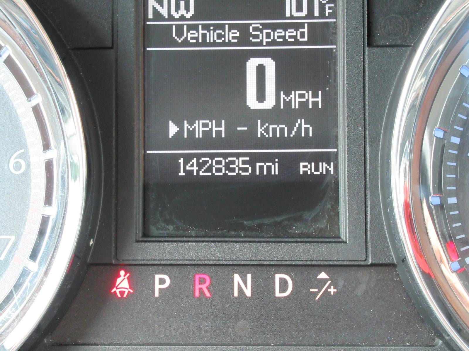 Used 2015 Chrysler Town & Country Touring FWD image 38