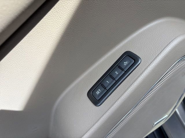 Used 2017 Chevrolet Tahoe Premier AWD/4WD image 15