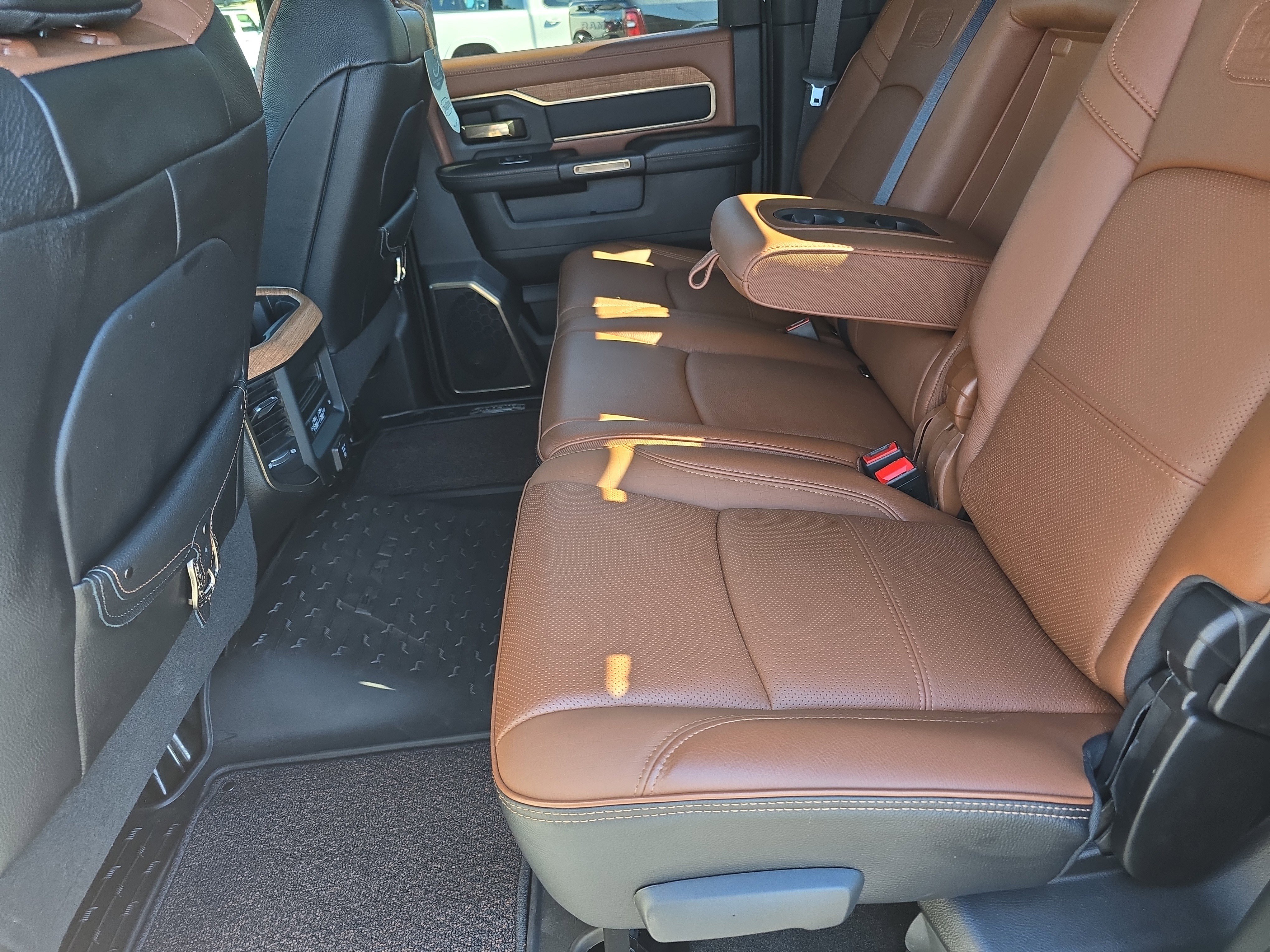 Used 2023 RAM 3500 Limited image 16