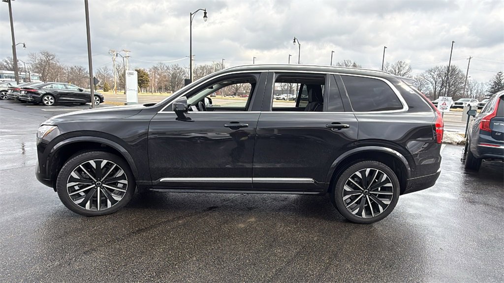 Certified 2025 Volvo XC90 B6 Plus image 5