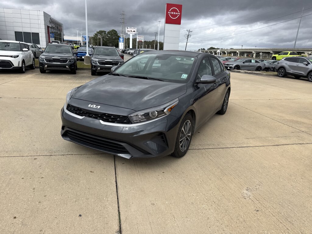 Certified 2024 Kia Forte LXS w/ LXS Technology Package FWD image 3