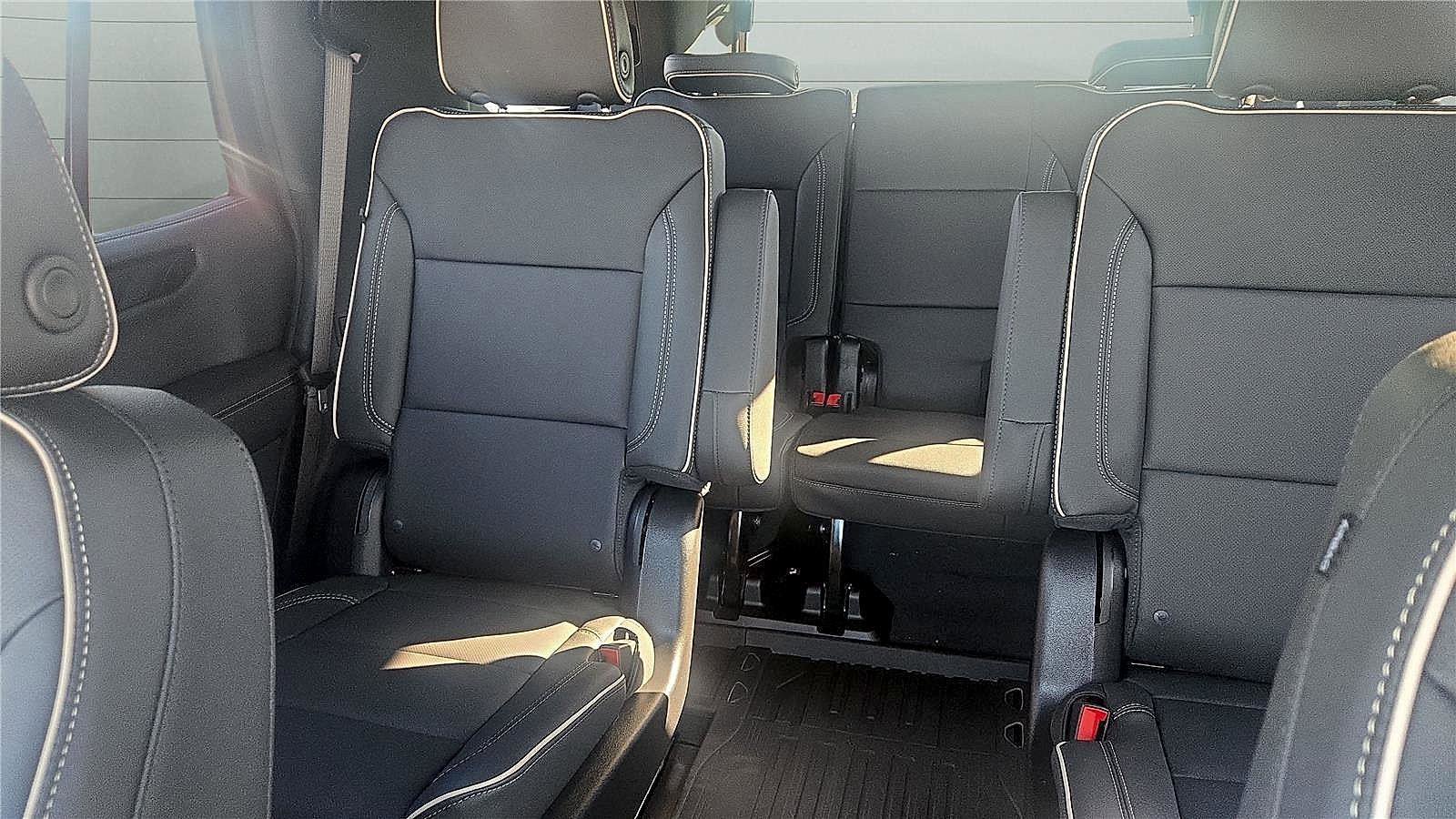 New 2026 GMC Yukon Elevation w/ LPO, Floor Liner Package image 40