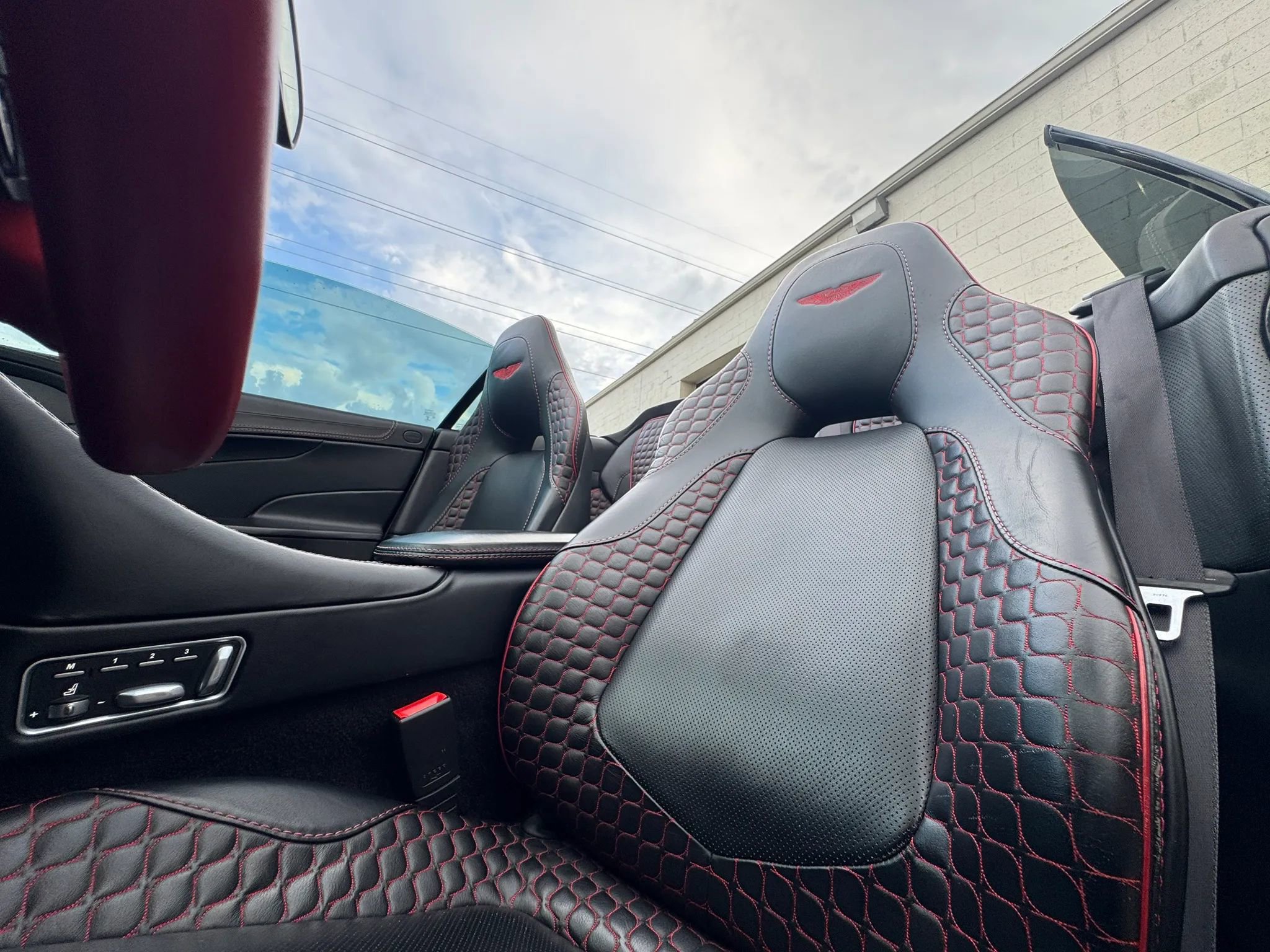 Used 2014 Aston Martin Vanquish Volante RWD image 20
