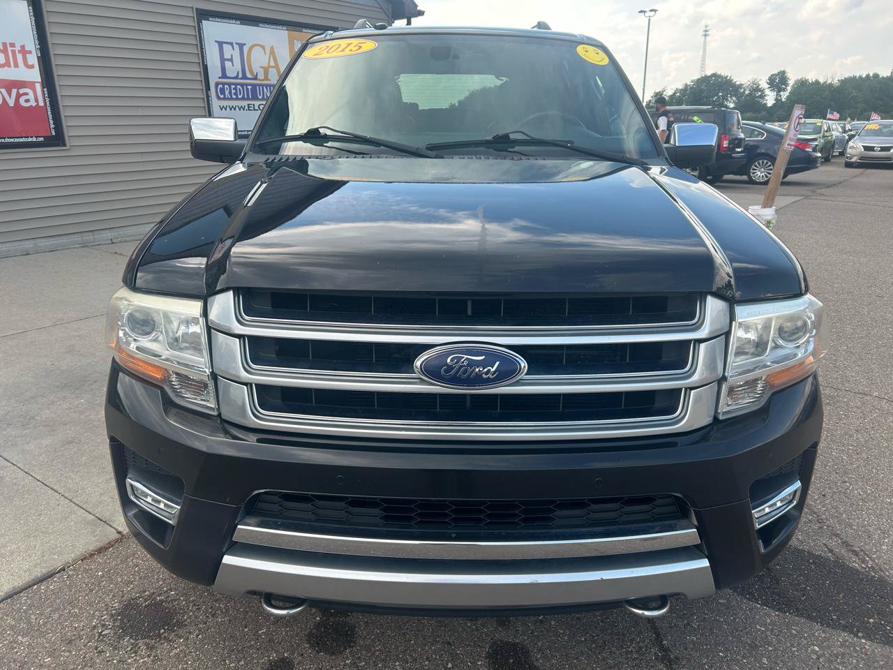 Used 2015 Ford Expedition Platinum AWD/4WD image 2