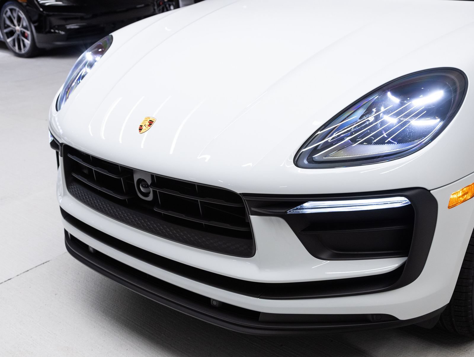 New 2026 Porsche Macan AWD/4WD image 32