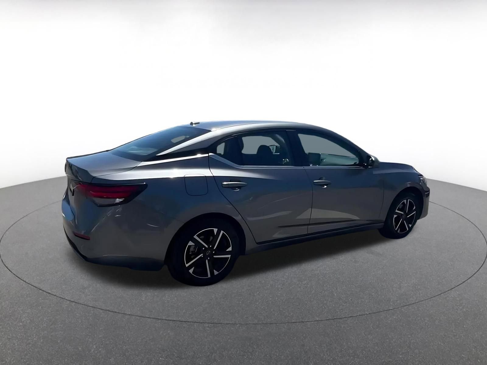 Used 2025 Nissan Sentra SV image 15