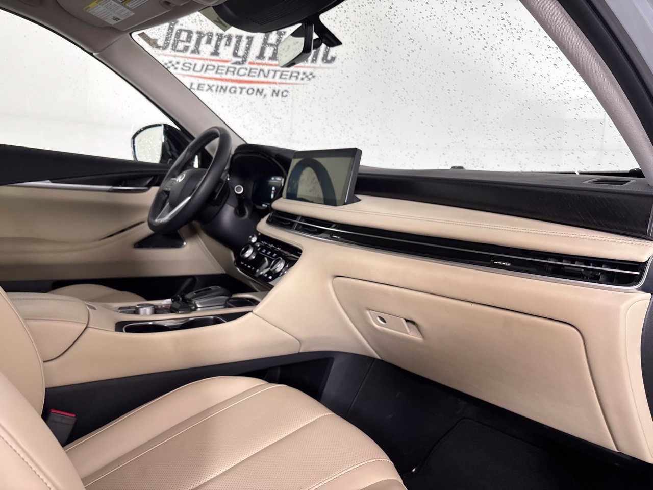 Used 2025 INFINITI QX60 Sensory FWD image 37
