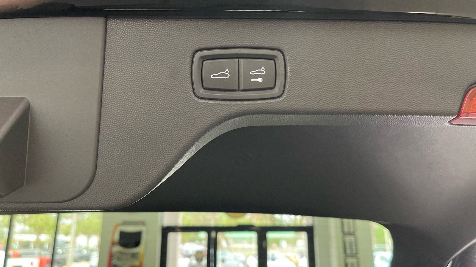 Used 2025 Porsche Macan Electric image 37