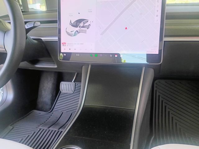 Used 2020 Tesla Model 3 Standard Range RWD image 39