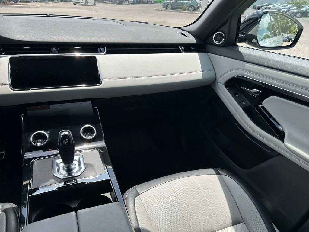 Used 2022 Land Rover Range Rover Evoque R-Dynamic SE AWD/4WD image 11