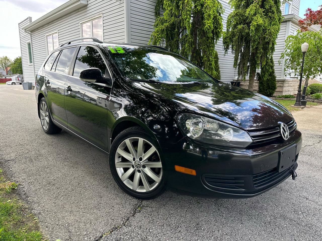 Used 2013 Volkswagen Jetta TDI FWD image 1
