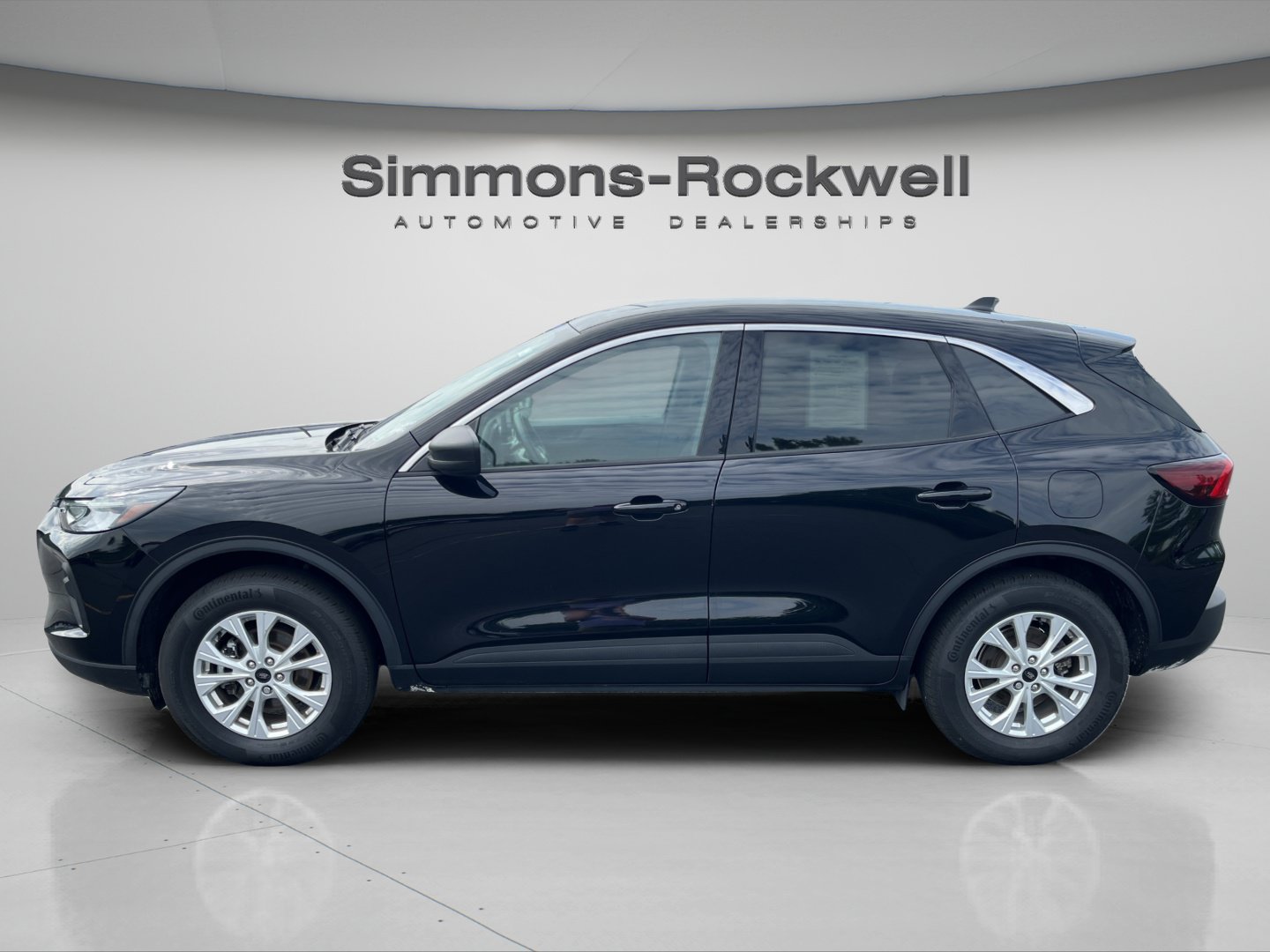 Used 2024 Ford Escape Active AWD/4WD image 2