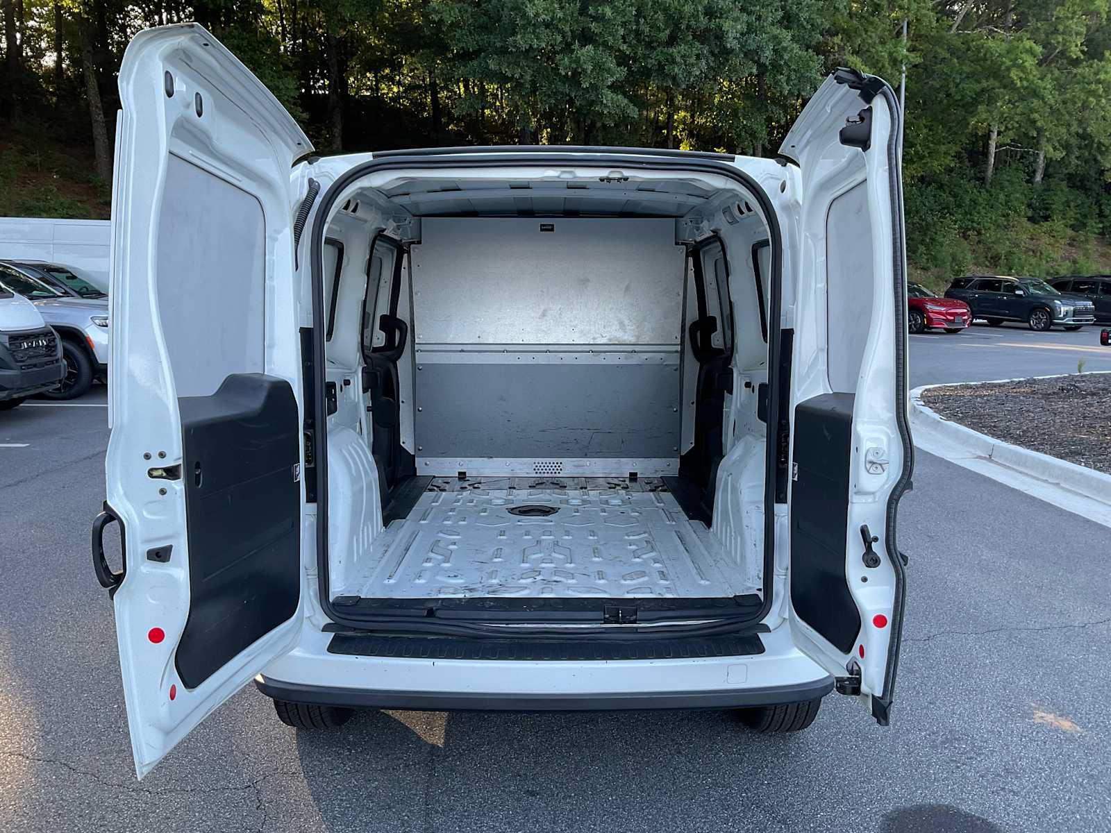 Used 2022 RAM ProMaster City Tradesman FWD image 25