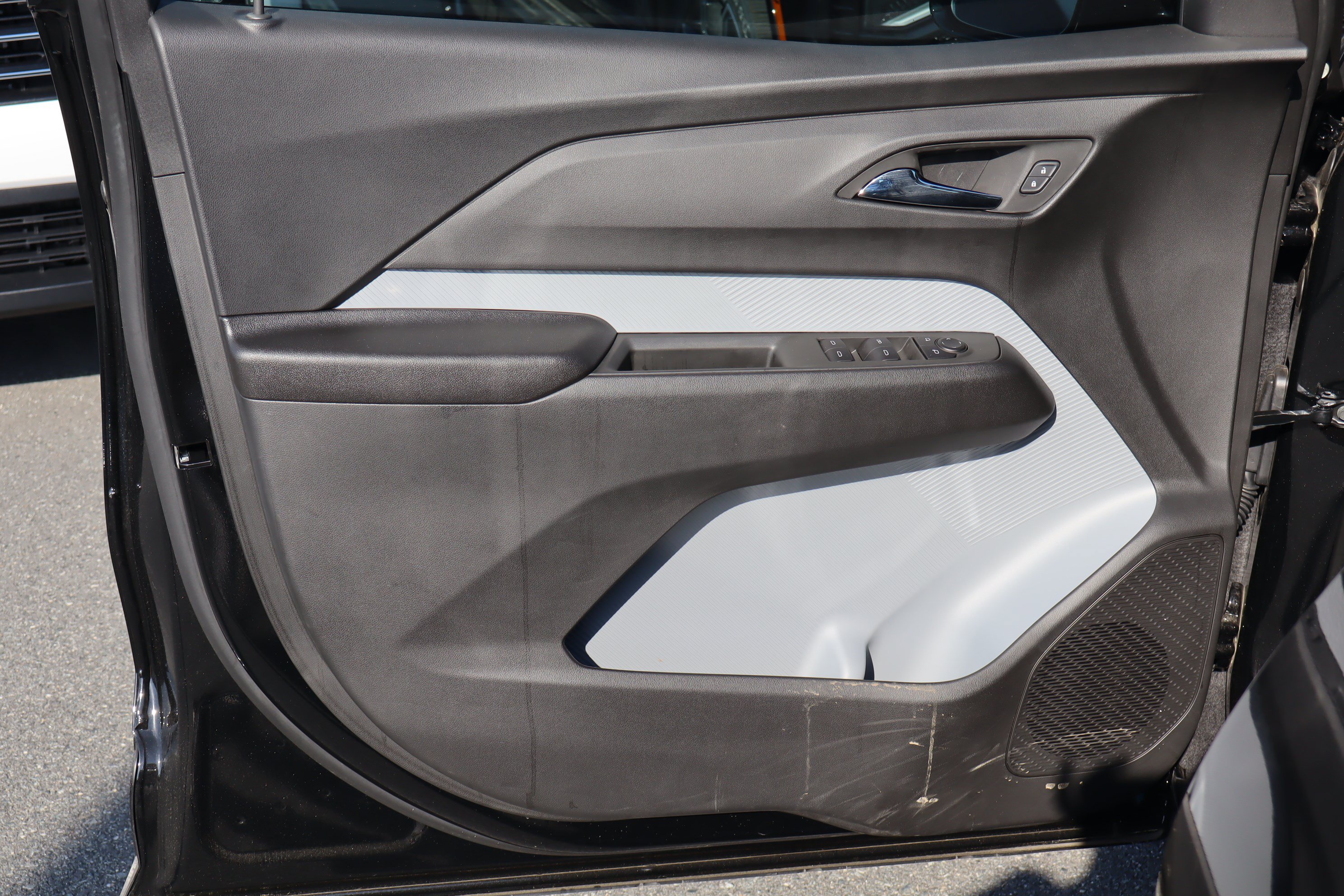 New 2027 Chevrolet Bolt LT w/ Comfort Package FWD image 10