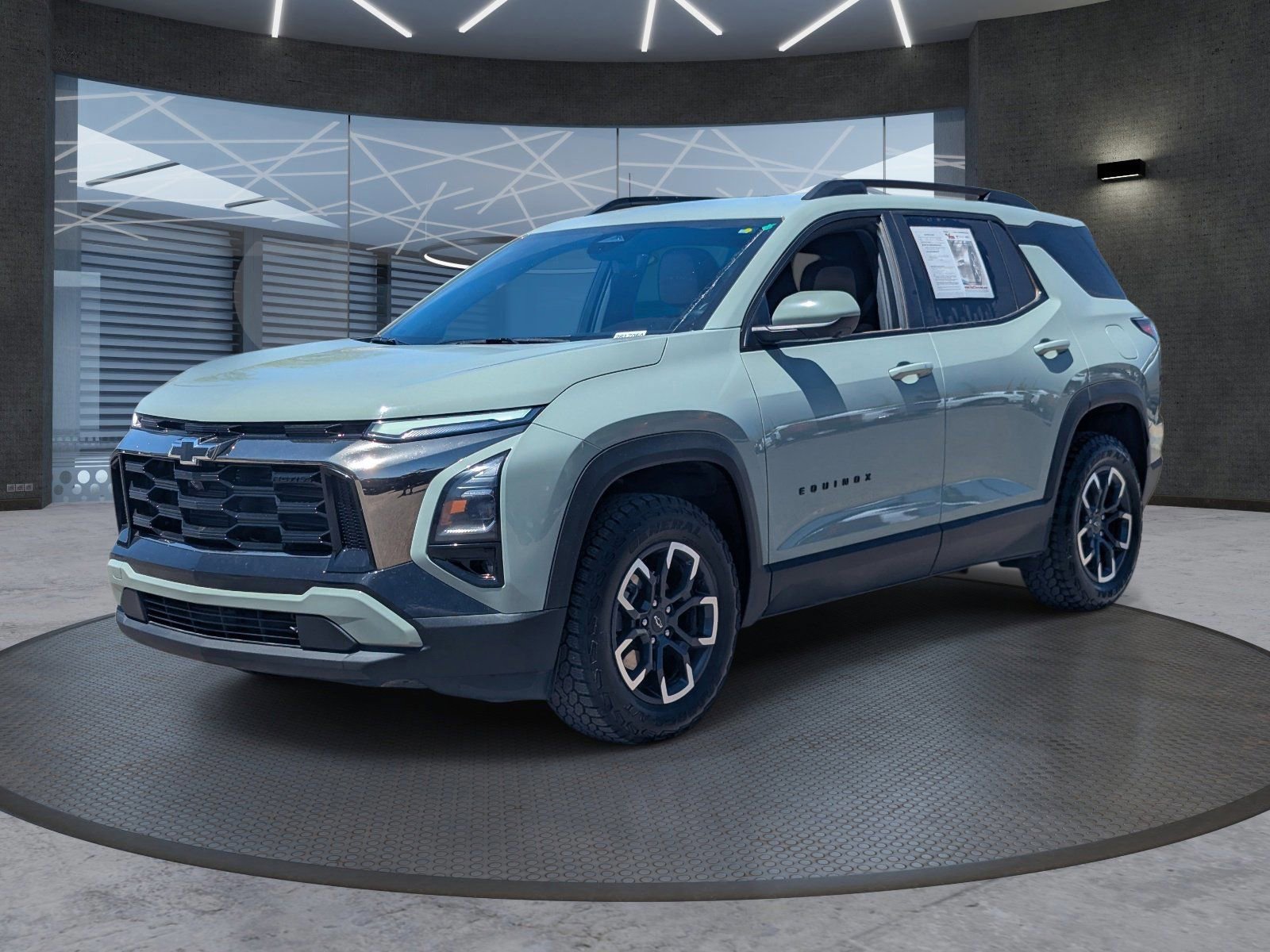 Certified 2025 Chevrolet Equinox ACTIV w/ Safety and Technology Package AWD/4WD image 2