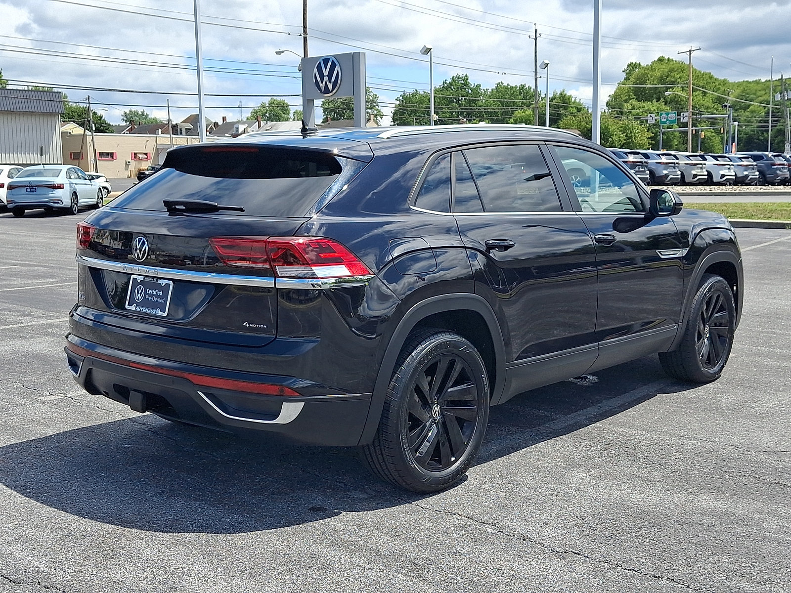 Used 2023 Volkswagen Atlas Cross Sport SE AWD/4WD image 7