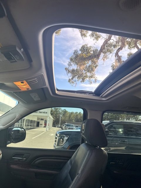 Used 2011 Cadillac Escalade EXT Luxury image 4