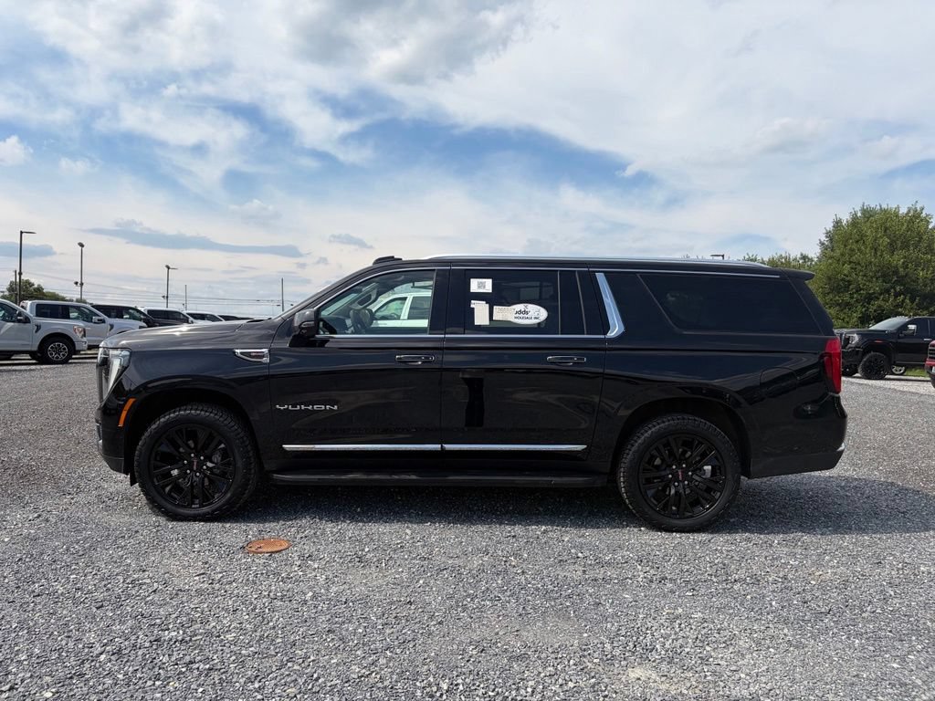 Used 2025 GMC Yukon XL Elevation AWD/4WD image 5