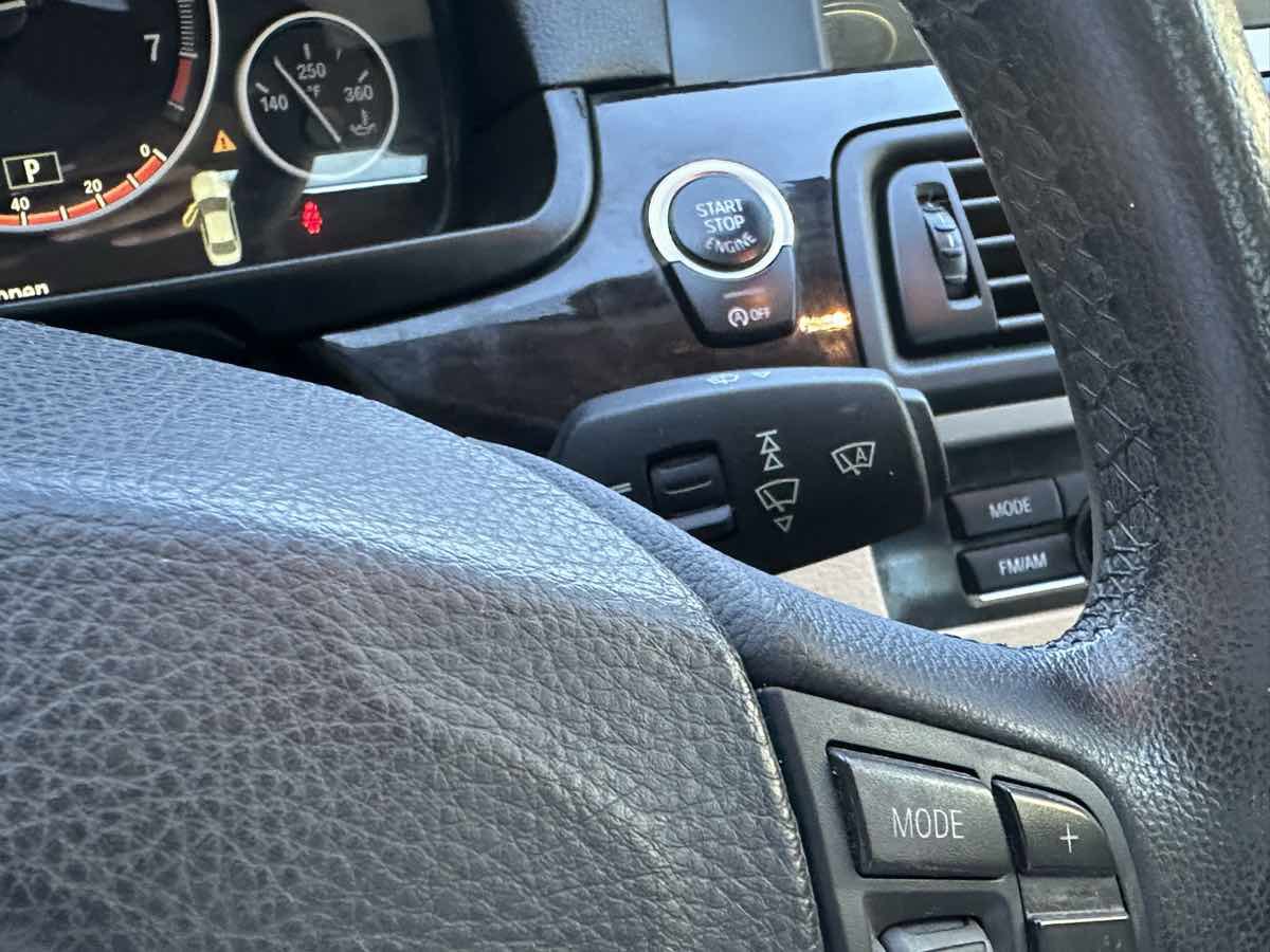 Used 2013 BMW 528i Sedan RWD image 26