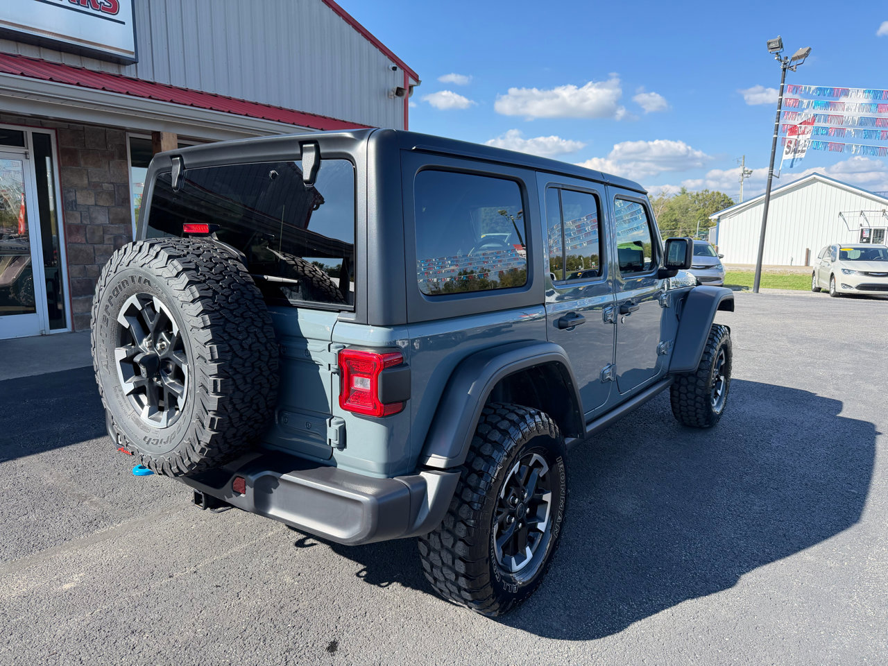 Used 2024 Jeep Wrangler Unlimited Rubicon 4xe image 4