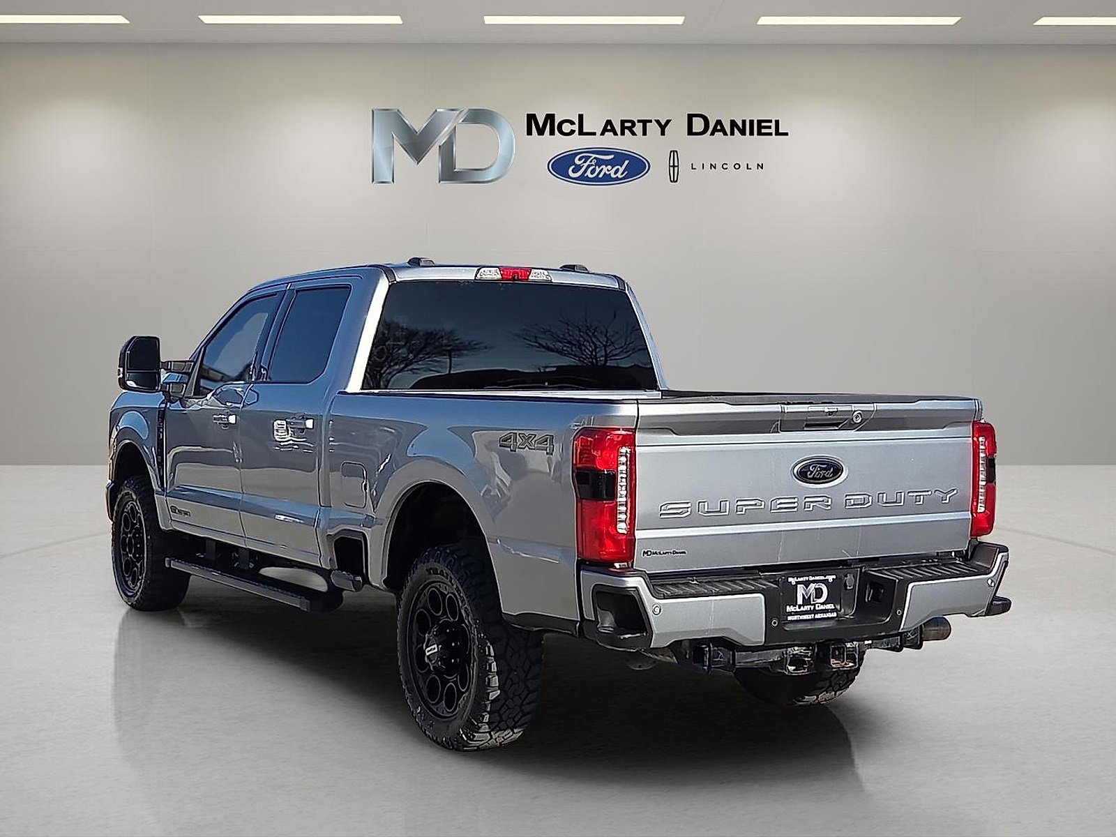 Used 2023 Ford F250 XLT w/ Black Appearance Package image 4