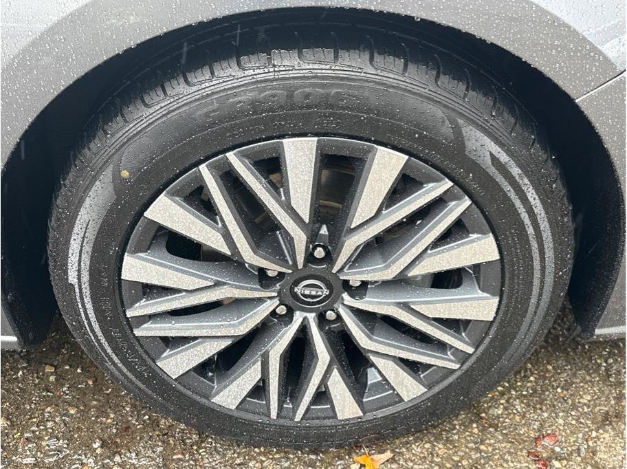 Used 2024 Nissan Altima 2.5 SV image 9