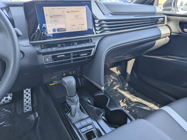 Used 2025 Toyota Camry SE image 24