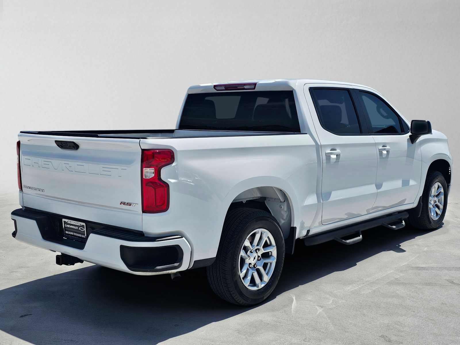Used 2023 Chevrolet Silverado 1500 RST RWD image 3